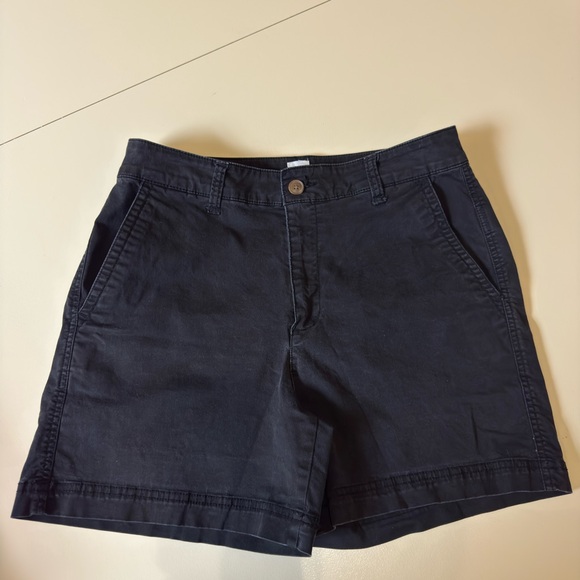 GAP Pants - GAP Girlfriend Khaki Women's Black Shorts sz10
EUC